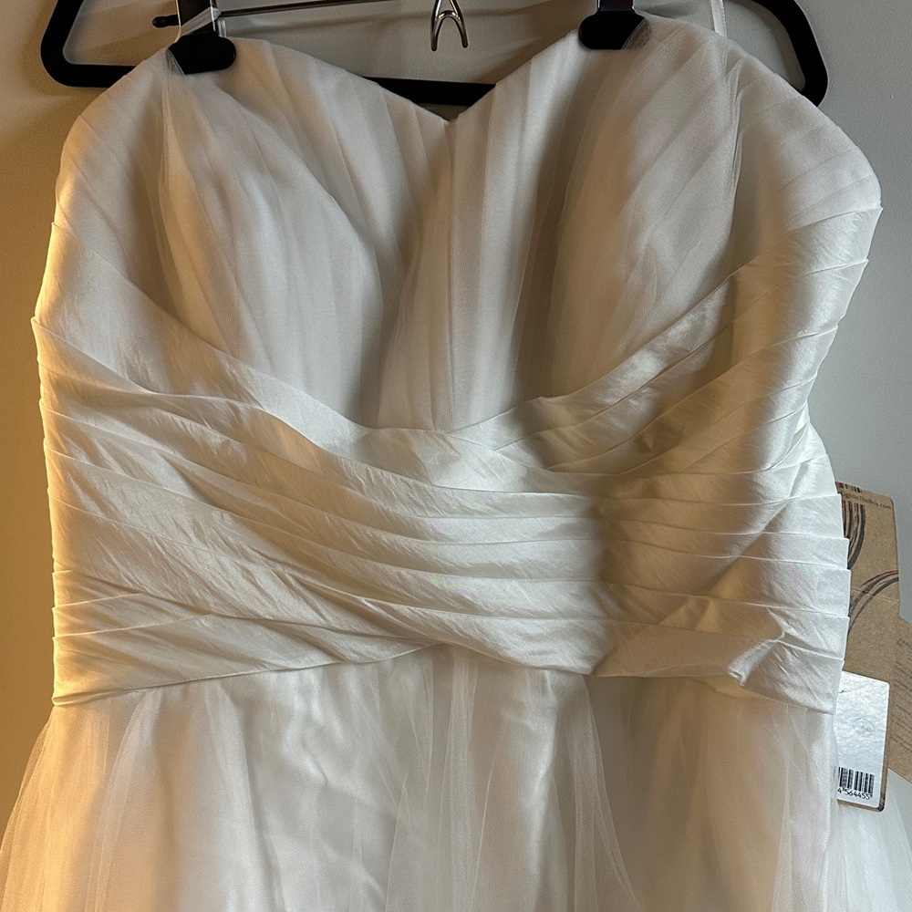 Chic White Strapless Midi Dress